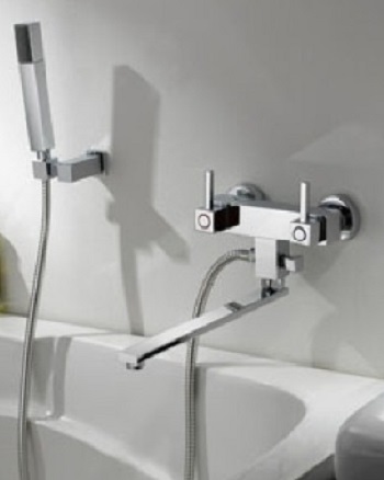 Смеситель над ванной 