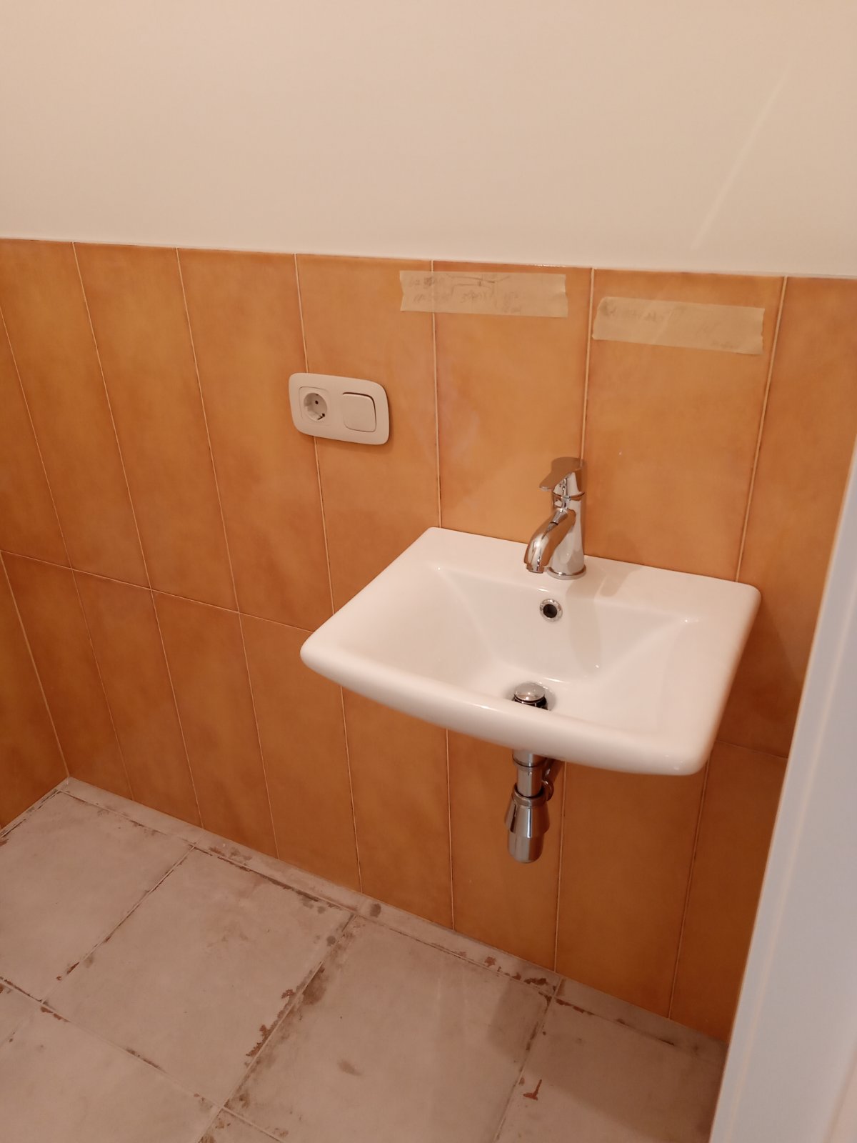 Умывальник с открытым низом