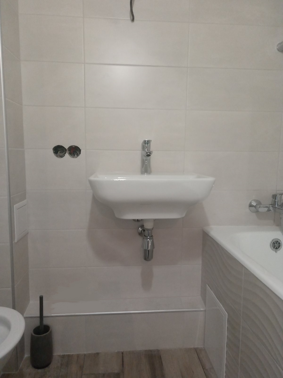 навесной открытый умывальник