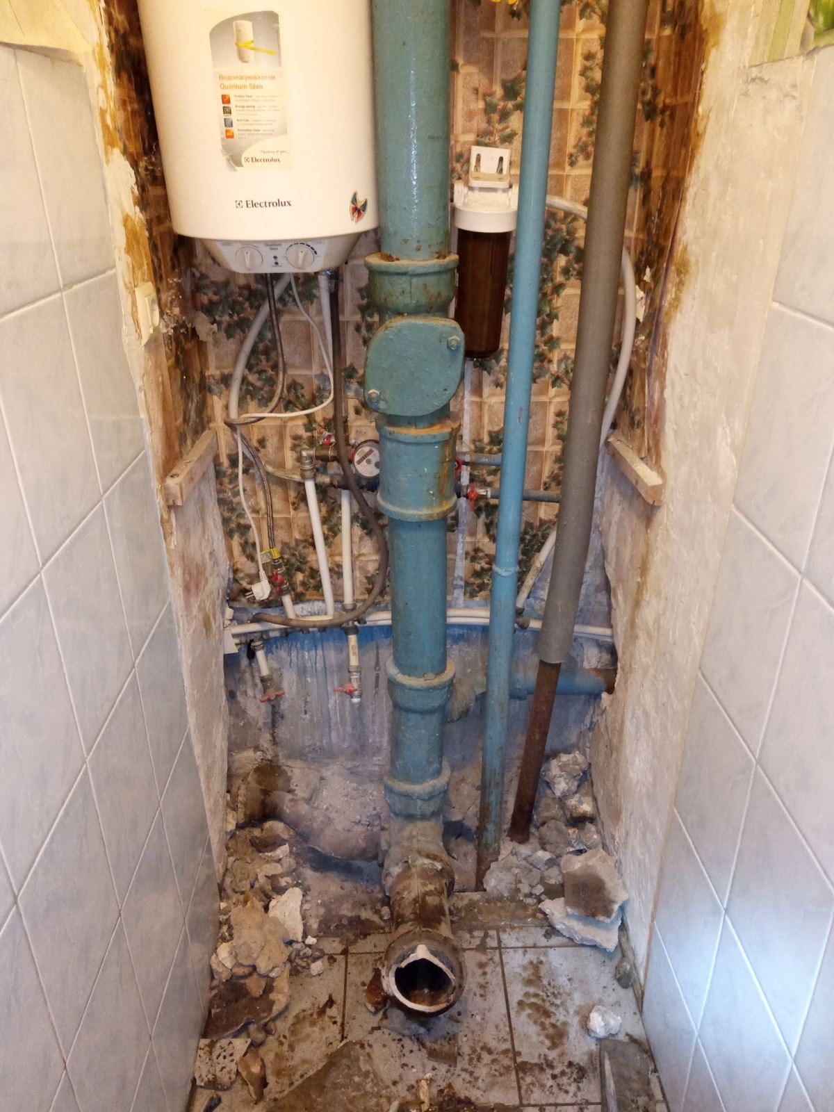 чугунный стояк канализации в квартире